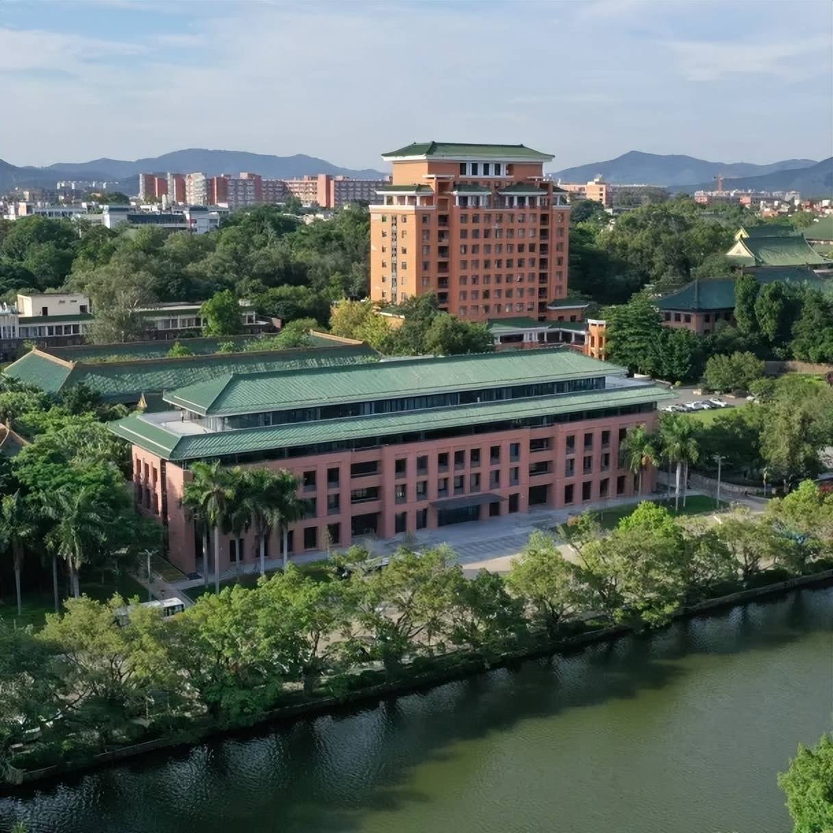 华南理工大学(华南理工大学全国排名)